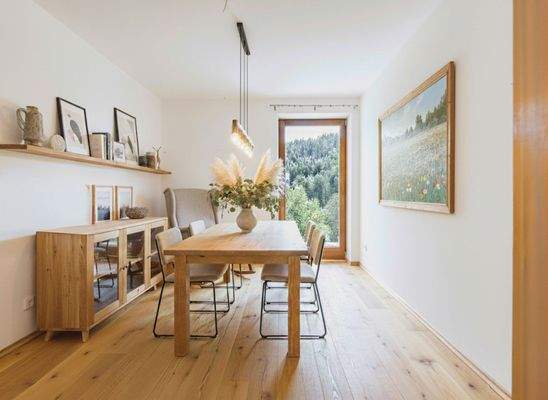 Esszimmer  im EG - (KI generiert)