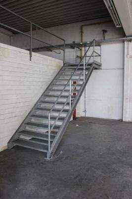 Zusätzliches Hochregallager