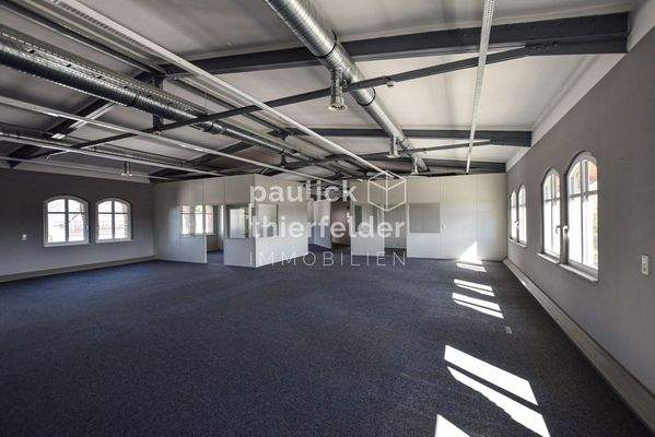 Lager-/Büroflächen