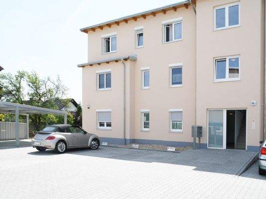 ...Carport direkt am Haus...