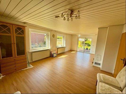 Wohn-Esszimmer mit Terrasse