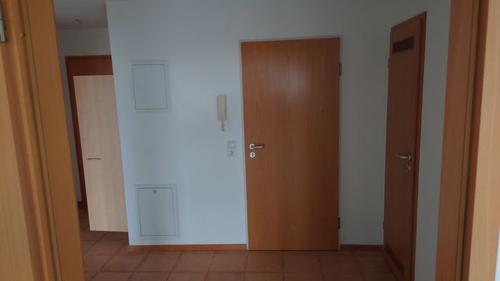 4. Wohnung St. - Flur unten.JPG