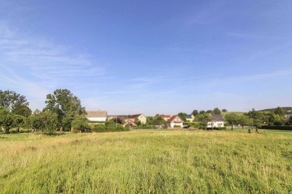 Grundstück Blick ins Dorf