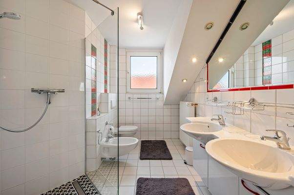Badezimmer 2 Hauptwohnung