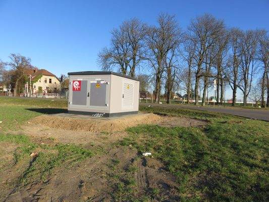Blick zum Bahnhof und Fußballplatz.JPG