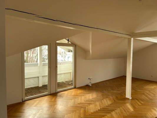 Ansicht Wohnen/Essen/Balkonzugang