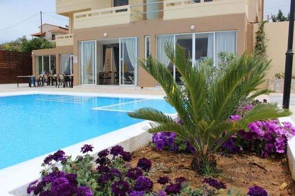 Kreta, Stalos: Hotel mit Pool und Panoramablick aufs Meer zu verkaufen