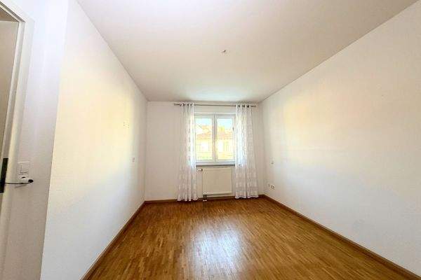 Lichtdurchflutetes Schlafzimmer 3