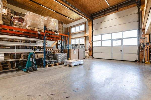 Lager / Anlieferung EG