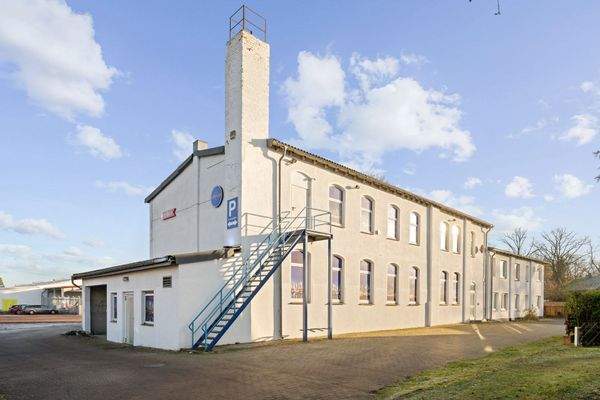 Gebäudeansicht - Rückwärtige Lage