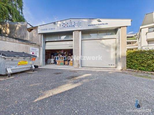 Zufahrt Halle rückwärtig