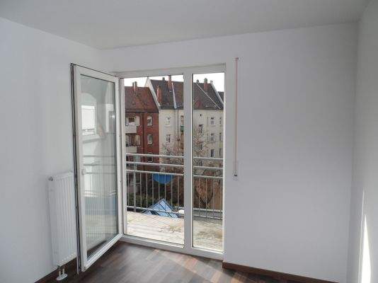 Schlafzimmer mit Zugang Balkon