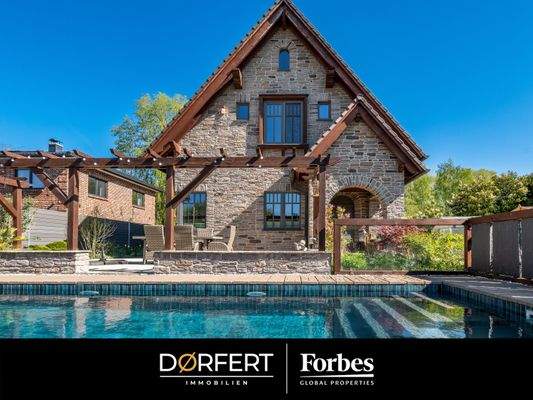 01Titelbild-Pinneberg-Hochwertiges-Einfamilienhaus-mit-Waldgrundstück-und-Pool