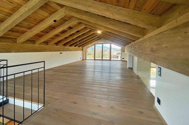 Loftartiger Multifunktionsraum - Umbau als Schlafbereich mit Badezimmer möglich