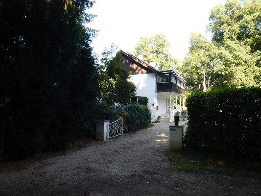 Grundstückseinfahrt