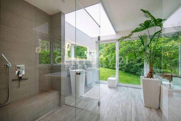 Masterbad mit Whirlpool Obergeschoss