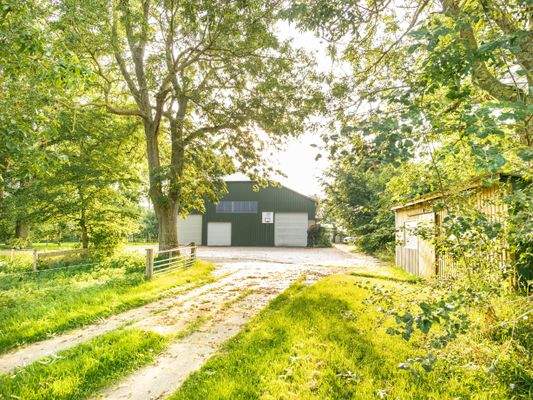 Blick auf den Pferdestall