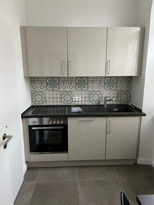 Moderne Einbauku¨che