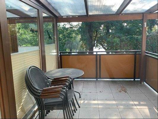 überdachte Terrasse