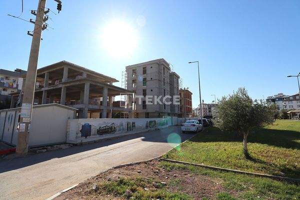 Apartments with En-Suite Bathrooms in a Complex in Antalya