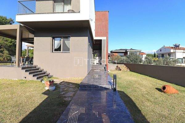 Furnished Detached Villa in Nature in Döşemealtı Antalya