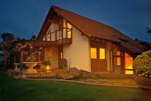 das Hus in der Abendstimmung