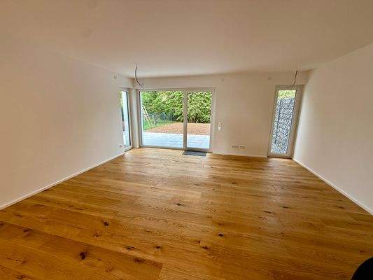 Wohnzimmer mit Eichenparkett