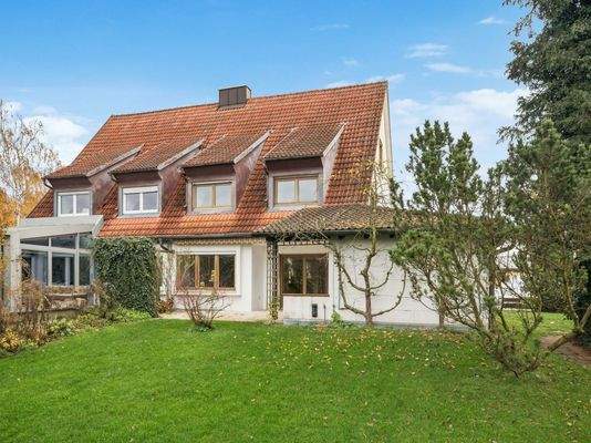 Gebäudeansicht vom Garten