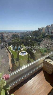 4-Bedroom Sea View Flat with Shared Pool in Benalmádena