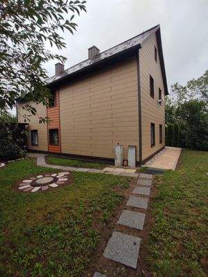 Kläranlage + Hausrückseite