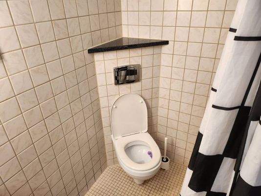 Bad Bild 2 Einliegerwohnung.jpg