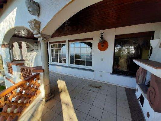 Balkon m. offenem Kamin