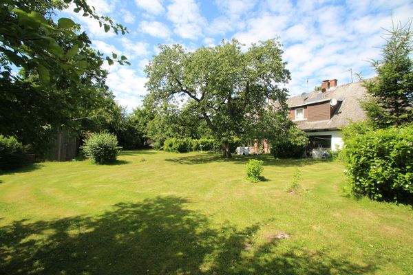 Das Baugrundstück in Richtung Westen