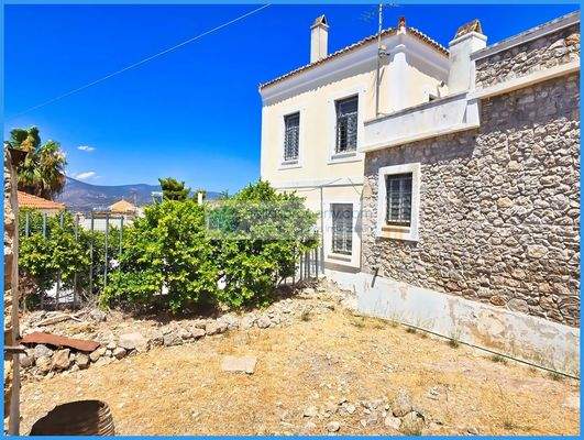 58b749777a7a4619ad75fa932adeea15-original