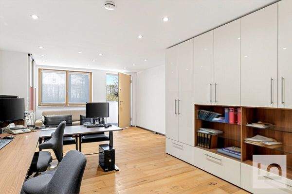 Büro mit eigenem Eingang