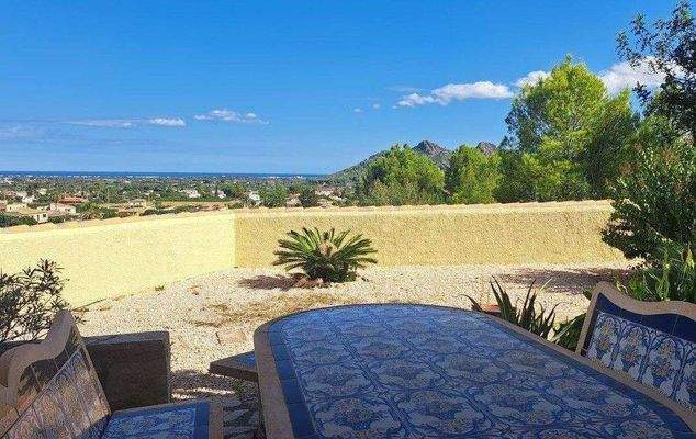 Pe860 views from apartment.jpg