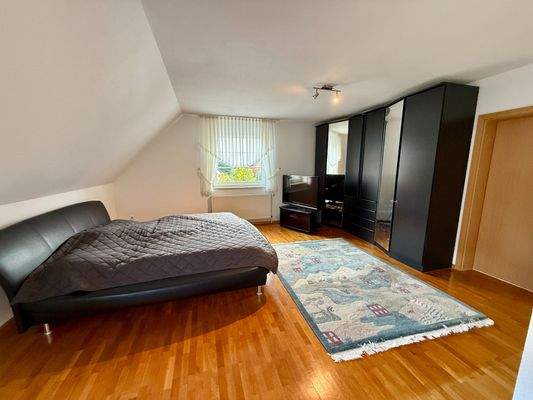 Elternschlafzimmer - DG