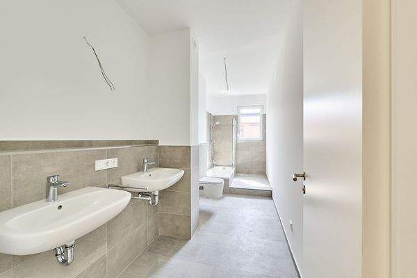 Leo III N 6.6. Badezimmer oben.jpg