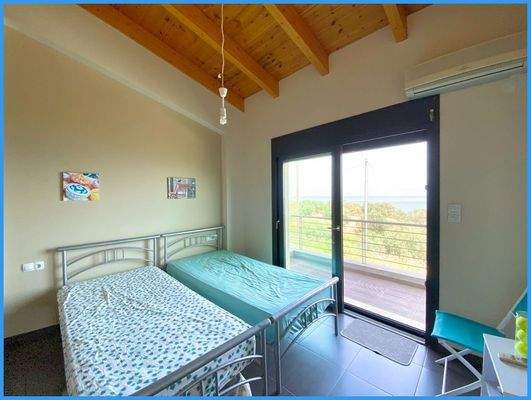 d05e9911d7ce431e8c42c5da49ce7f44-original