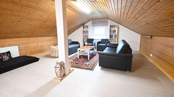 Dachgeschoss wohnraumartig