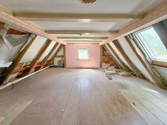 Ausbaureserve DG | linkes Gebäude