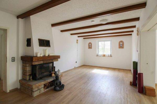 Wohnbereich mit Kamin