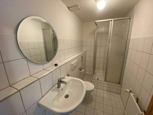 Gäste-WC mit Dusche