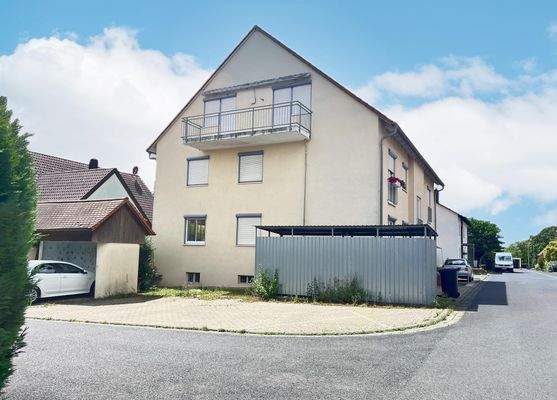 Hausansicht Giebelseite mit Balkon