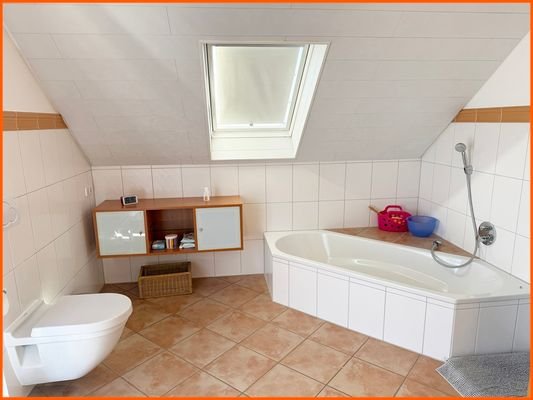 Bad mit Wanne