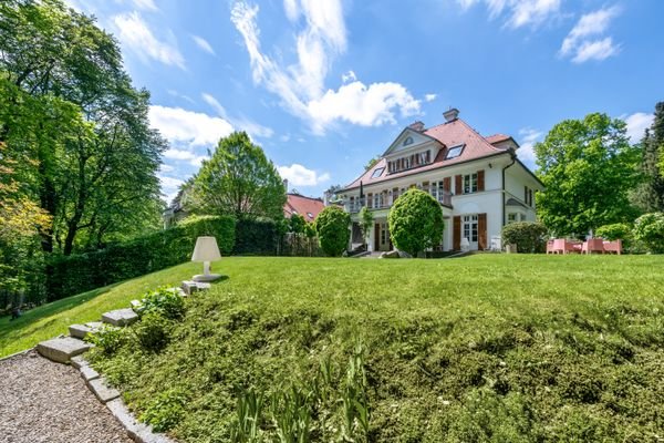 Villen-Residenz mit Park-Garten