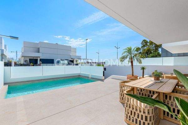Semi-Detached Houses with Pools in Dolores Alicante