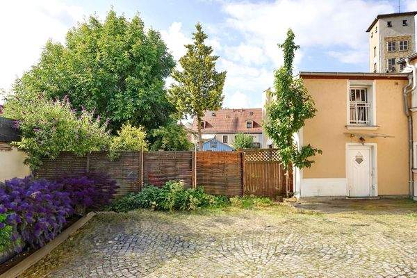 Hinterhaus mit Garten