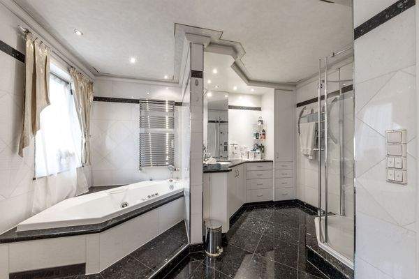 Obergeschoss traumhaftes Bad