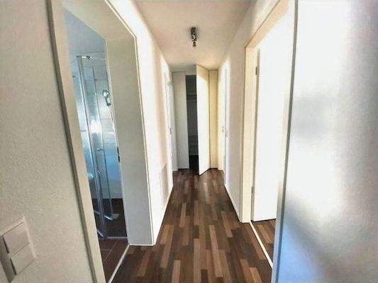 Flur mit Einbauschrank im OG